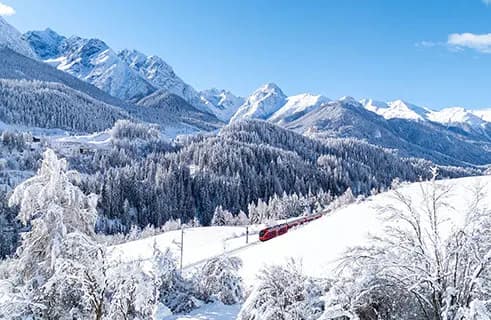 Winterhotel Schweiz Graubünden - Winterlandschaft mit Schnee