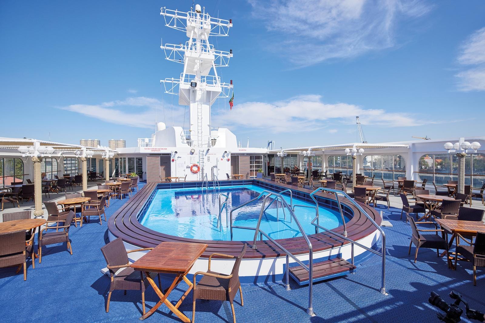 MS Hamburg Außenpool