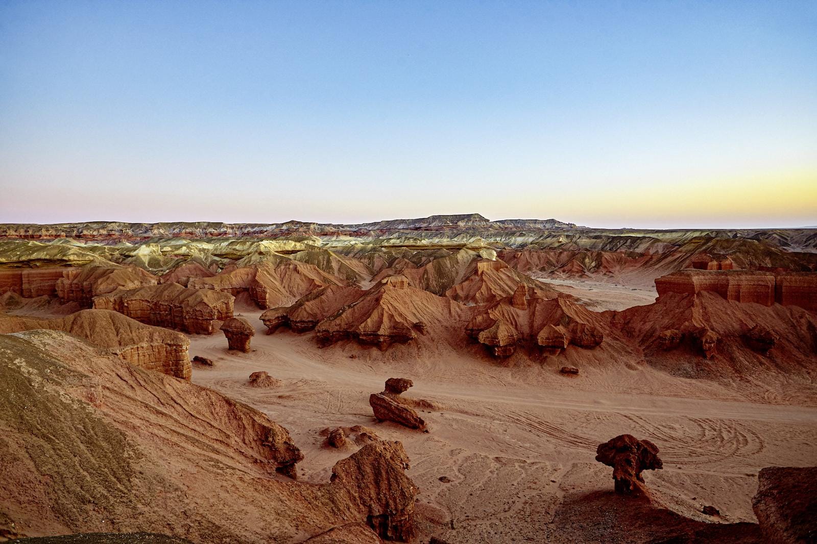 Eindrucksvolle Wüstenlandschaft in Angola