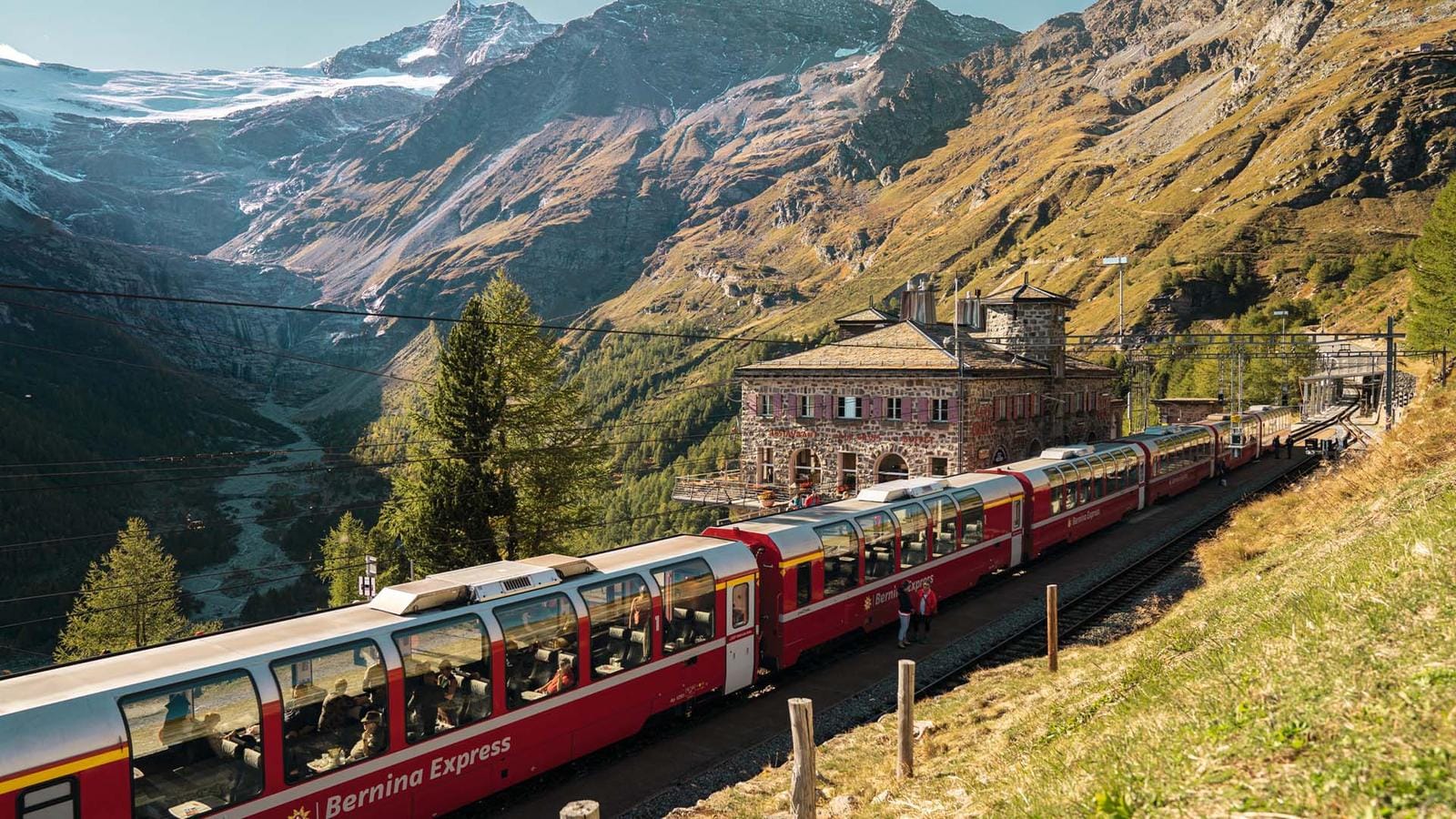 Bernina Express auf der Alp Grüm