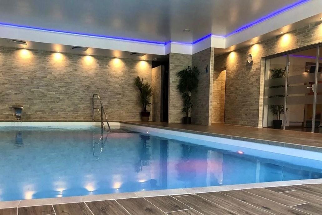 Hotel Das Waldkönig Innen-Poolbereich