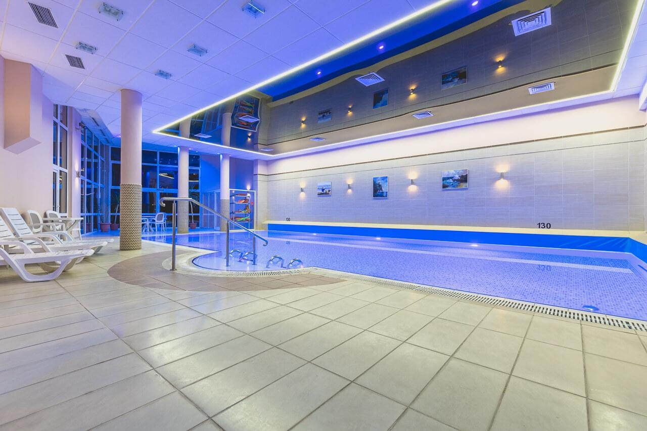 Jantar Rewal_Hallenbad