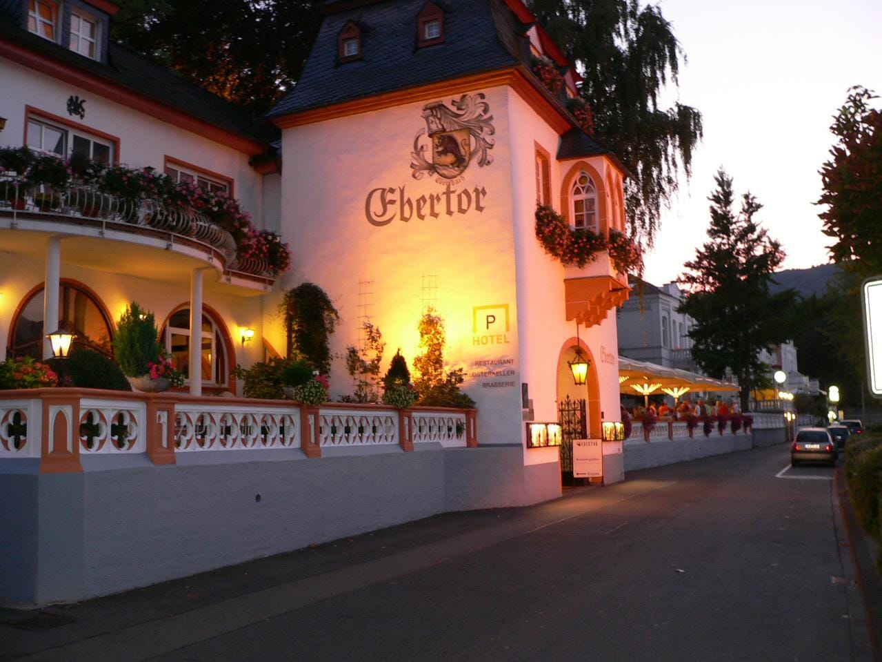 DAS Ebertor, Außenansicht