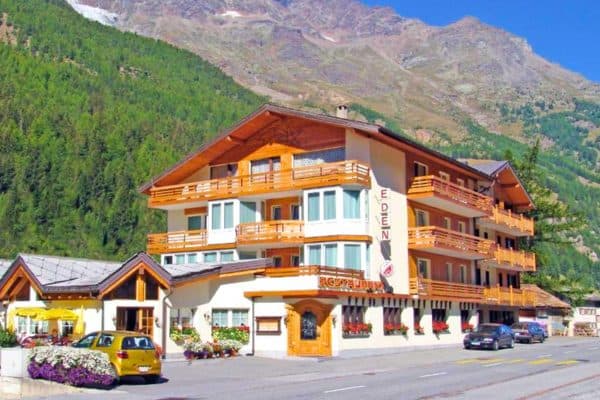 Berghotel Schweiz Oberwallis Sommer – Hotel Eden Außenansicht, Brig