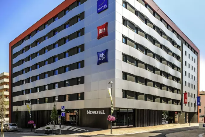 Hotel Schweiz Tessin Lago Maggiore Sommer – Ibis Lugano Paradiso Außenansicht, Paradiso