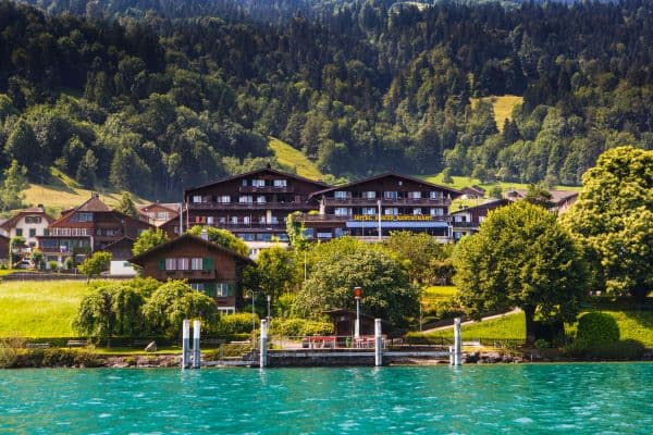 Berghotel Schweiz Berner Oberland Sommer – Hotel Kreuz Außenansicht, Interlaken