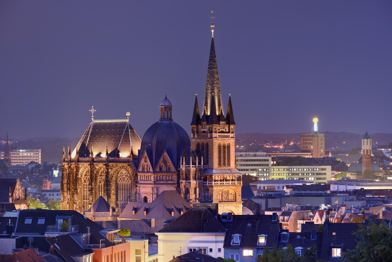 Aachen Dom am Abend