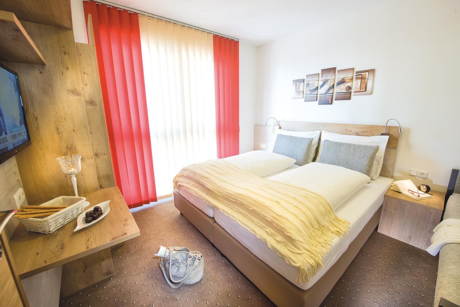 Bergparadies – Apartment & Studio Hotel Zimmerbeispiel