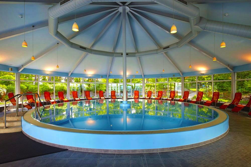 Rundes Spa-Schwimmbad Dorint Seehotel Binz Therme
