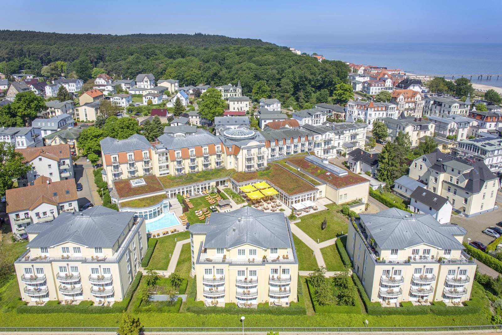 HOTEL ZUR POST - Hotelanlage Luftaufnahme