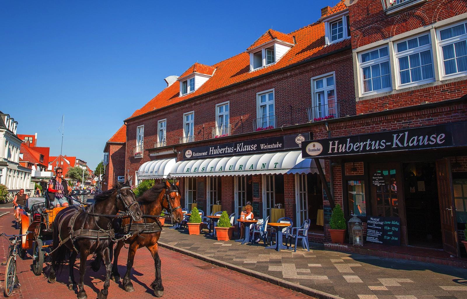 Gemütliche Straßenszene Nordseehotel Freese Juist