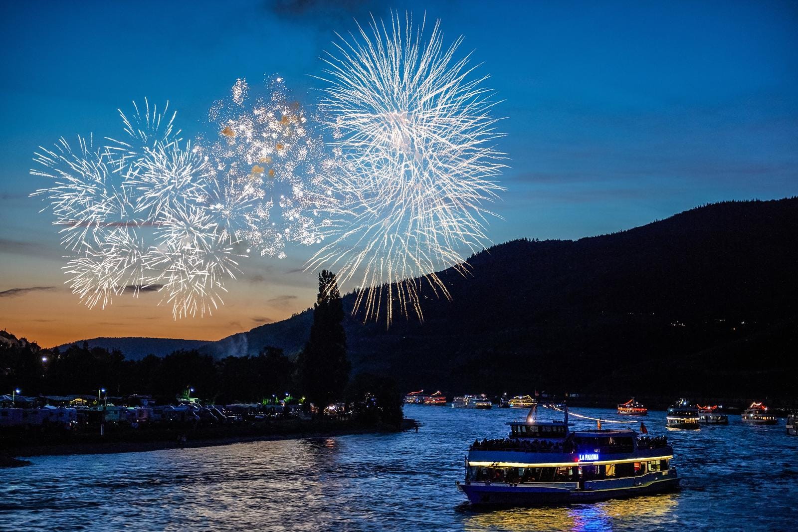 Rhein in Flammen