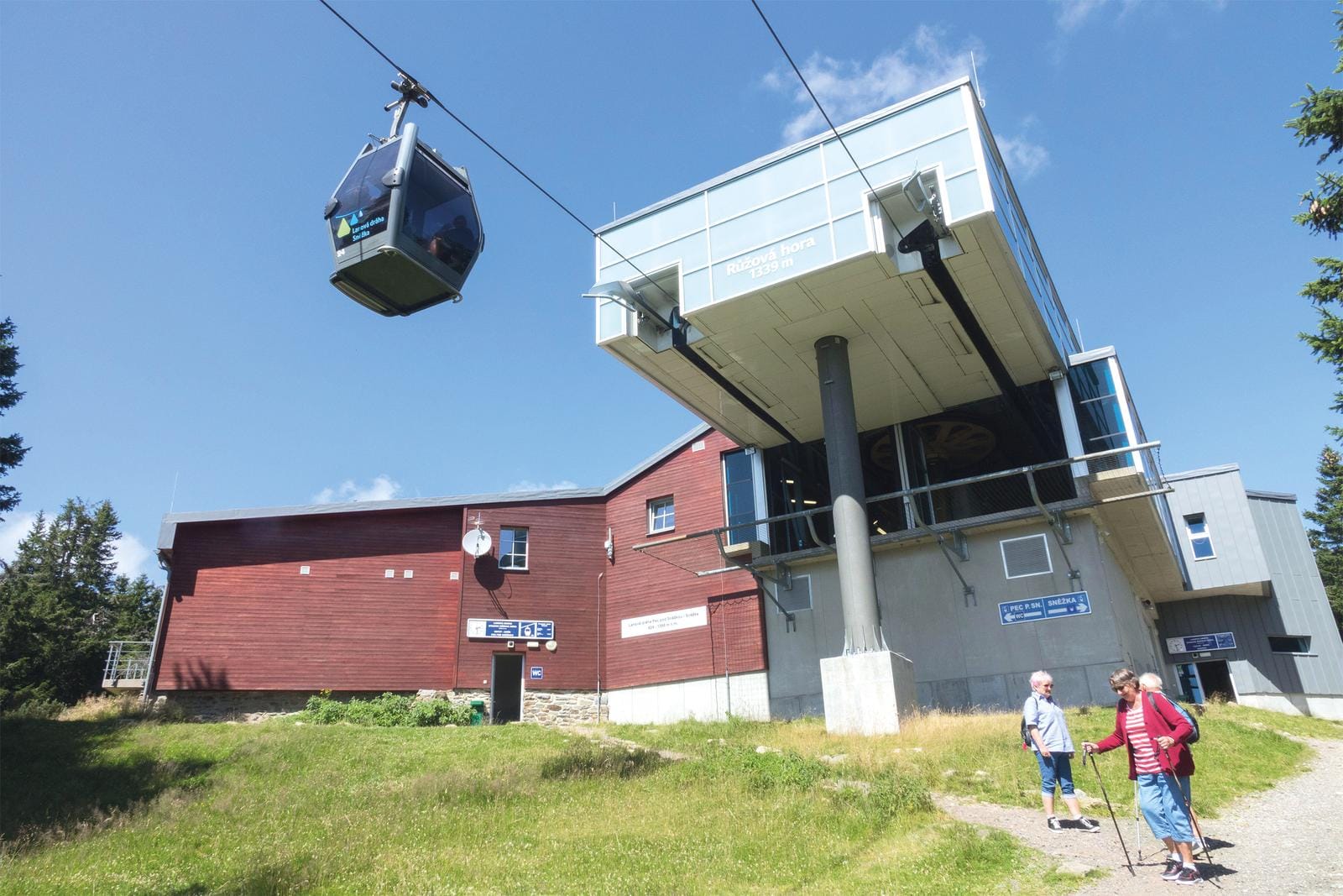 Seilbahnfahrt zur Mittelstation Rosenberg