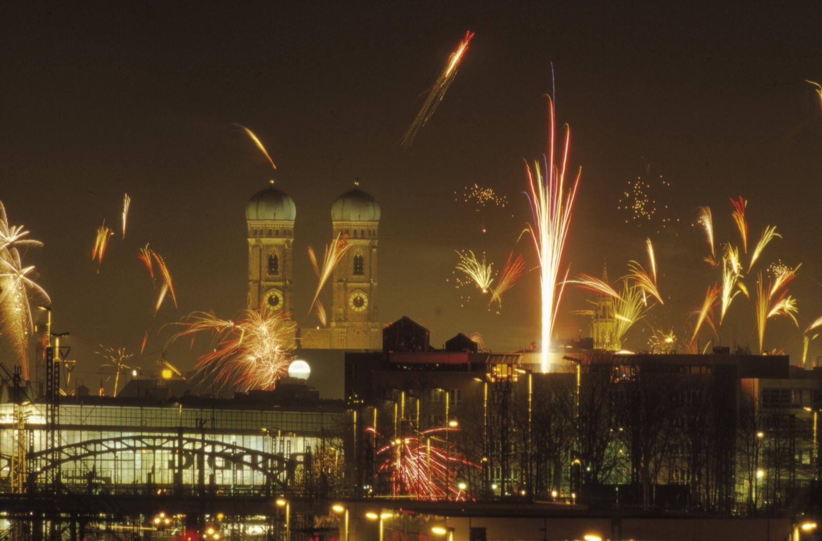 Silvesterfeuerwerk über München
