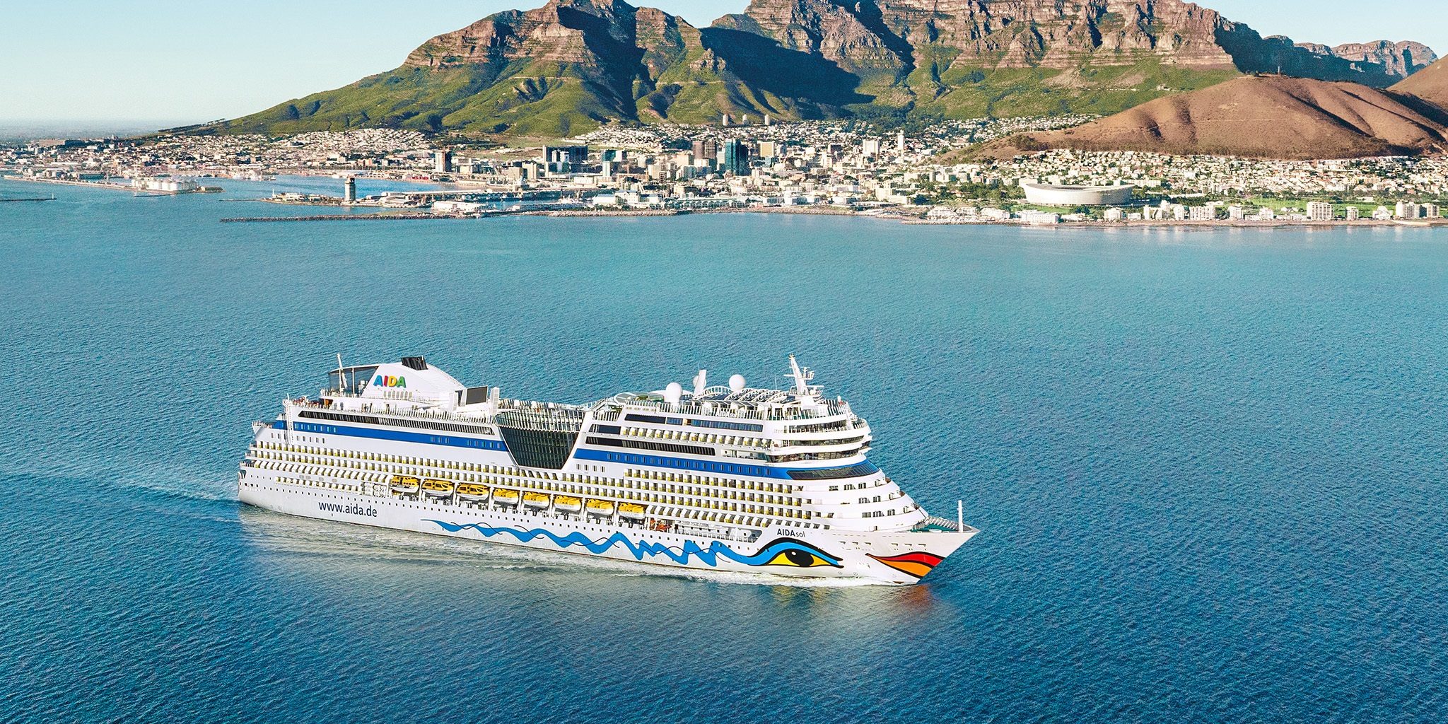 AIDAsol vor Kapstadt. (Foto: AIDA Cruises)